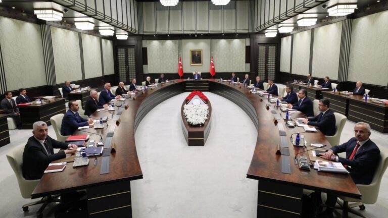 Gözler Kabine toplantısında: Bayram tatili 9 gün olacak mı?