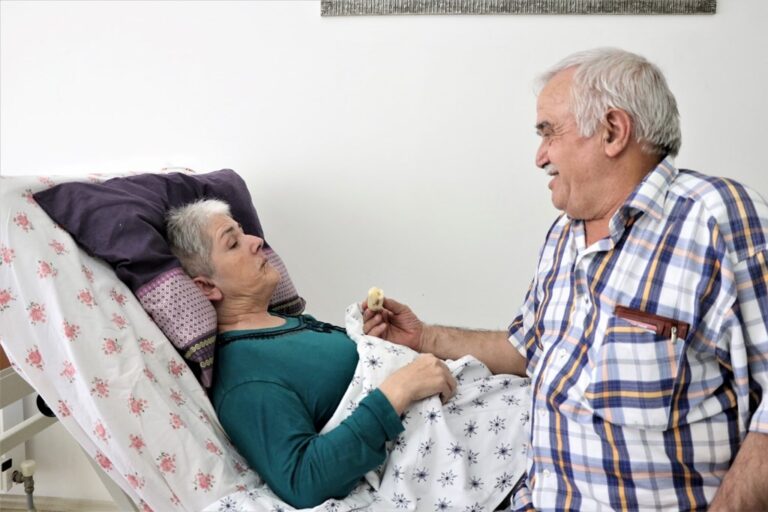 Kurban Bayramı dolayısıyla öne çekilen Evde Bakım Yardımı ödemeleri bugün yapılacak