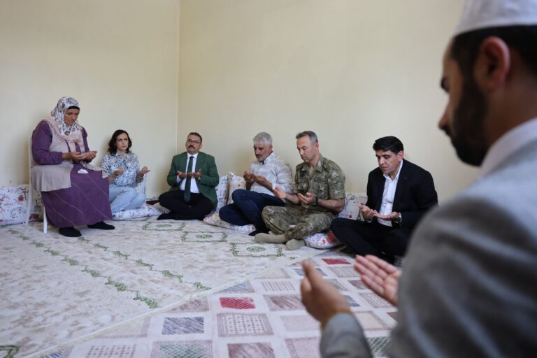 Vali Turan ve Rektör Alma’dan Şehit Ailesine Anlamlı Ziyaret