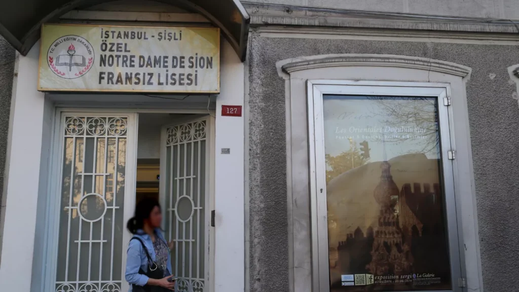 Fransız okulları ve içimizdeki Fransızlar