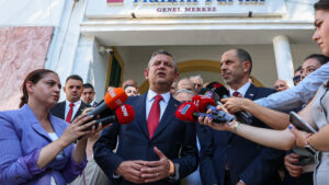 CHP Lideri Özgür Özel: “Türkiye’den Birileri Kıbrıs Seçimlerini Manipüle Etmeye Kalkarsa Karşısında CHP’yi Bulacaklar”