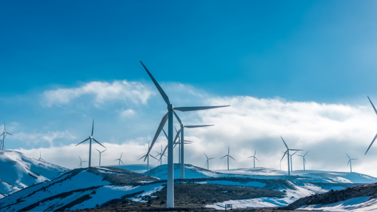 Daha fazla rüzgâr enerjisi için şebeke kapasitesinin açılması için acil eylemler gerekiyor