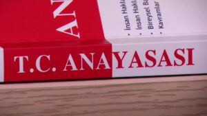 Meclis’te yeni anayasa çalışmaları tatilde de sürecek