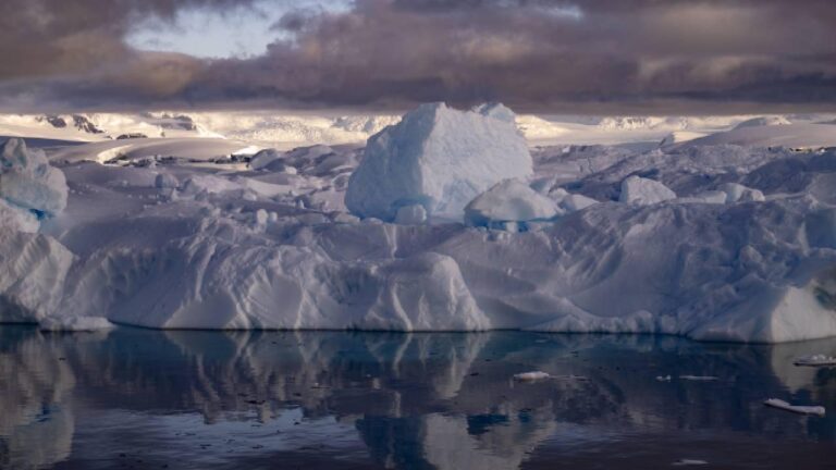 İklim değişikliği etkisi: Eriyen buzullar günleri uzatabilir mi?
