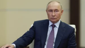 Putin, ‘neoliberal değerlerden kaçmak isteyen’ Batılılara Rusya’da oturum izni veren yasayı onayladı