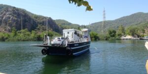 Muğla’nın Ortaca ilçesindeki su kanalı ile araçlar 5 dakikada geçiyor