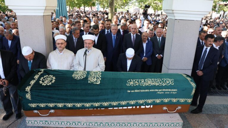 Cumhurbaşkanı Erdoğan, Mehmet Doğan’ın cenaze törenine katıldı