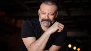 İzmir Büyükşehir Belediyesi Şehir Tiyatroları’nın Genel Sanat Yönetmeni Levent Üzümcü oldu