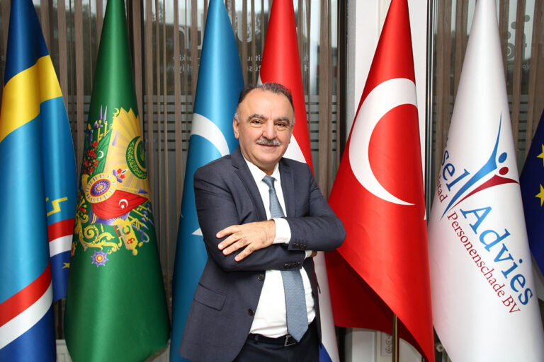 Hollanda’da 25 yılı aşkın tecrübeye sahip, ilk kültürler arası bedensel yaralanma şirketini (Letselschade) kuran Ethem Emre