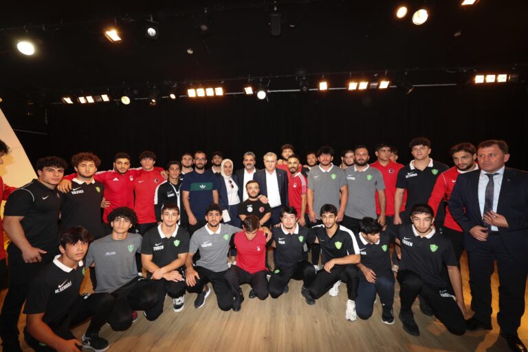 Gençlik ve Spor Bakanı Dr. Osman Aşkın Bak, “Türkiye, modern tesisleriyle beraber bir spor ülkesi olma yolunda”