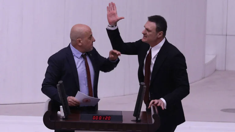 AK Partili Alpay Özalan’ın istifa eden danışmanından Alpay Özalan!