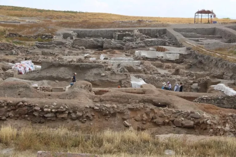 Kültepe Kaniş-Karum Ören Yeri’nde bulunan tabletler, 4 bin 200 yıl önceki felaketin sebebini ortaya çıkarıyor