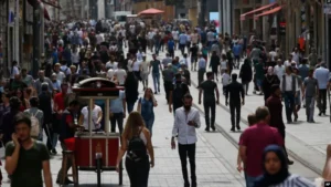 Türkiye’de beklenen yaşam süresi kısalıyor, yaşlı nüfus oranı artıyor