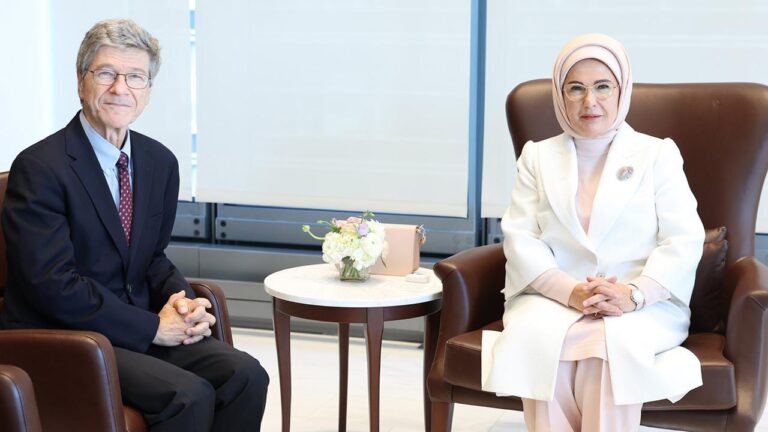 Emine Erdoğan, Jeffrey Sachs ile New York’ta görüştü