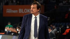 Türkiye karşıtı pankarta seyirci kalmadı: Ergin Ataman’dan Rumlara tepki