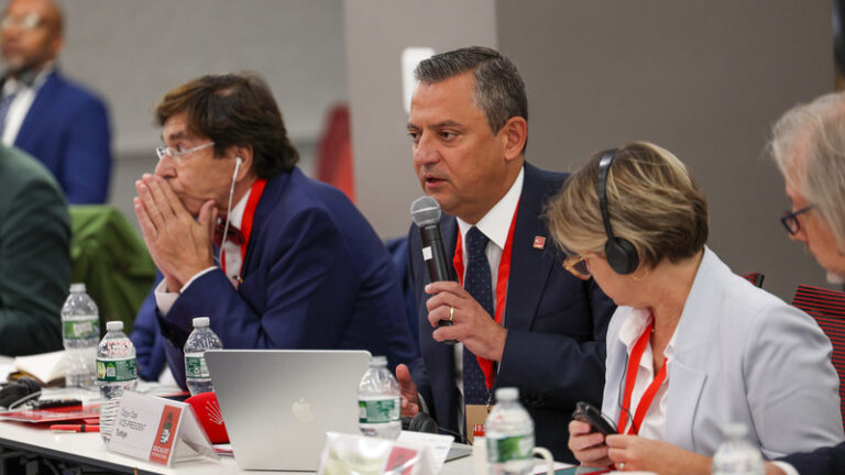 CHP Lideri Özgür Özel New  York’ta: “Bir Sonraki Toplantımızı Ramallah’ta Yapmayı Öneriyorum”