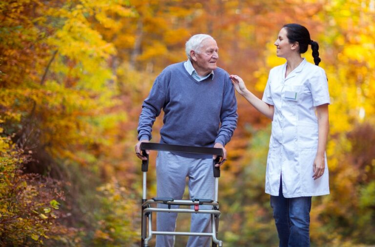 Prof. Dr. Haldun GÜNER: Sonbahar Kongrelerimiz Başlarken, Emeklilerimize Huzurevleri de Lazım…