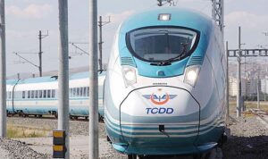 Ulaştırma ve Altyapı Bakanı Uraloğlu, “Bursa-İstanbul 1 saat 15 dakikaya, Bursa-Ankara 2 saat 15 dakika düşüyor”