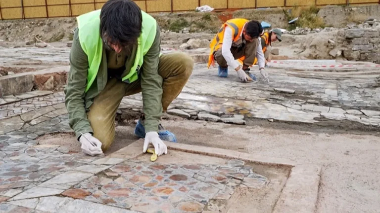 Konya merkezde ilk defa gün yüzüne çıkarılan 5. yüzyıla ait mozaikler ile bulgular Turizme kazandırılıyor