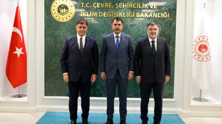 Bakan Kurum, İzmir Büyükşehir Belediye Başkanı Tugay’ı kabul etti