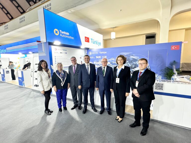 Türk otomotiv sektörü firmaları, ihracatın kalbine girdi hedefi ‘ilk 10’ olarak belirledi