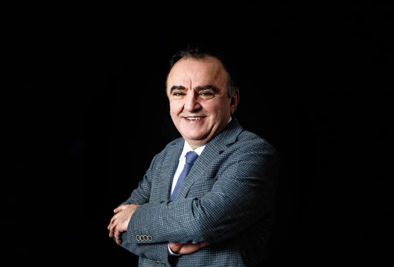 Hollanda’da Türk iş insanı Ethem Emre, Kaza sigortası ile tazminatlarınızı alıyor ve Türk Sağlık Merkezi ile sağlığınıza kavuşturuyor…