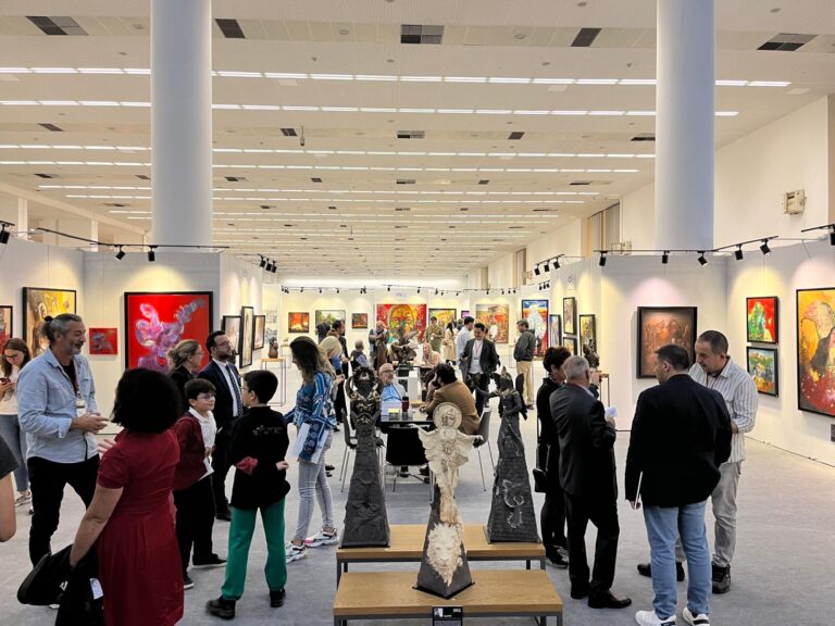 Ankara ATO’da sanatseverlere kapılarını açan ARTNOVA sanat fuarı büyük ilgi görüyor