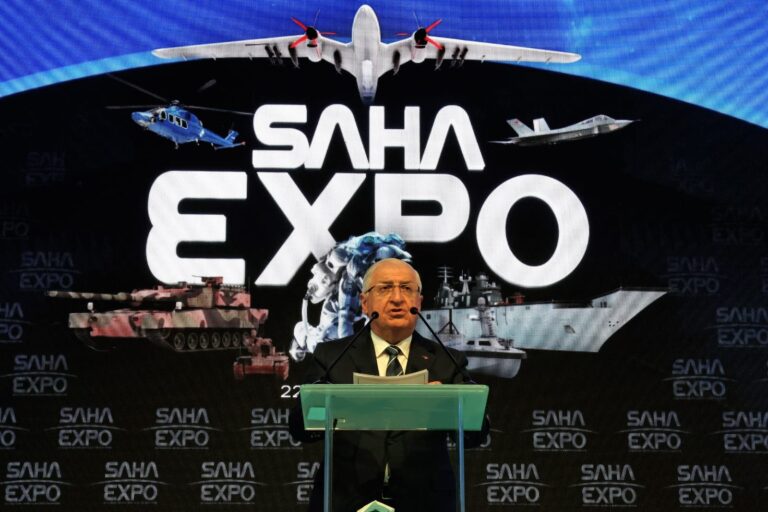 Millî Savunma Bakanı Yaşar Güler’in SAHA EXPO’daki ikili temasları dün de devam etti