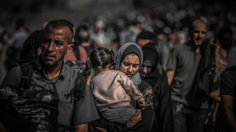 Emine Erdoğan: Bu karanlık günler, bir halkın özgürlük umudunu söndüremeyecek