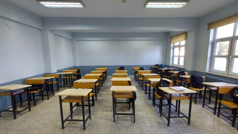 Deprem sebebiyle 5 ilde okullar tatil edildi