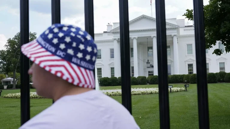 ABD sandık başında: Yeni başkan ne zaman belli olacak?