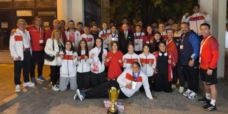 Gençlik ve Spor Bakanı Bak’tan Milli Boksörler için tebrik mesajı