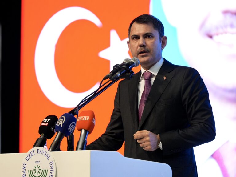 Bakan Kurum: “208 üniversitemizin tamamında gençlerimiz çevre ve iklim değişikliği konularında bizim en büyük destekçimiz”