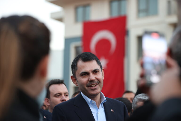 Bakan Kurum, Türkiye’nin en büyük şantiyesi İndere bölgesini ziyaret etti