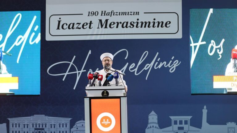 Diyanet İşleri Başkanı Erbaş, Sivas’ta hafızlık icazet merasimine katıldı
