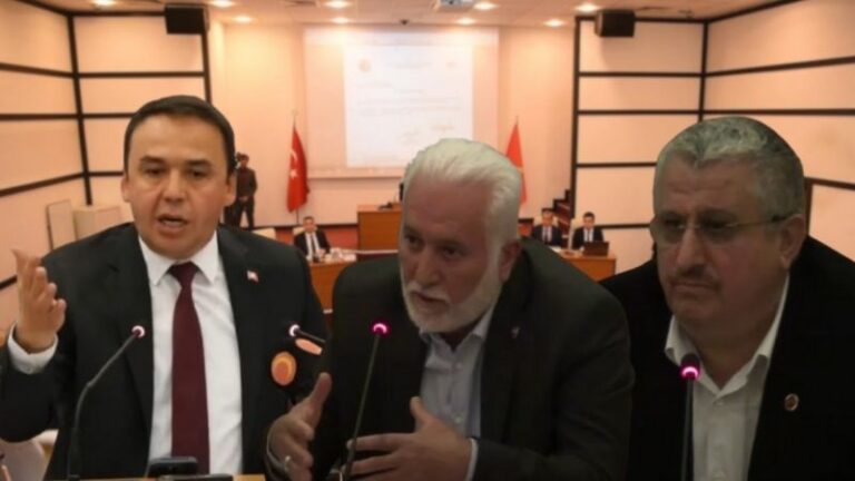 Kastamonu Belediye Meclis Toplantısı’nda, Esenyurt Belediyesi’ne kayyum atanması tartışması
