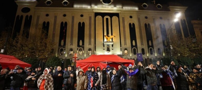 Gürcistan’da Dinmeyen Tansiyon