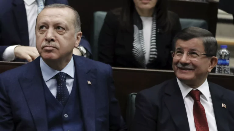 Davutoğlu: Esad, Erdoğan’a verdiği küstah cevapların bedelini ödüyor