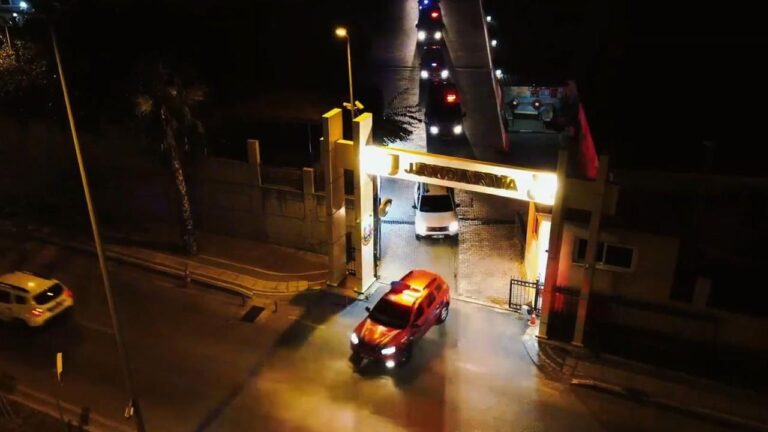 Göçmen kaçakçılarına “Kalkan-33” operasyonu: 115 gözaltı