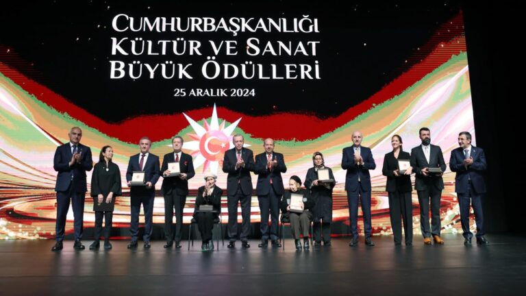 Cumhurbaşkanı Erdoğan: “Kalıcı olan, yarınlara akıl ve ruh ileten sadece ve sadece kültür sanat eserleridir”
