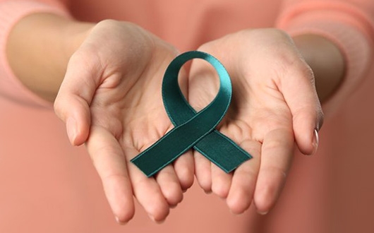 Kadınlarda sık görülen rahim ağzı kanseri erken teşhis ile önlenebilir