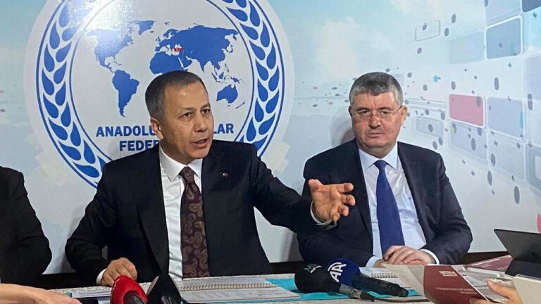 Bakan Yerlikaya: Bu yıl ayda ortalama 11 bin göçmen ülkesine döndü