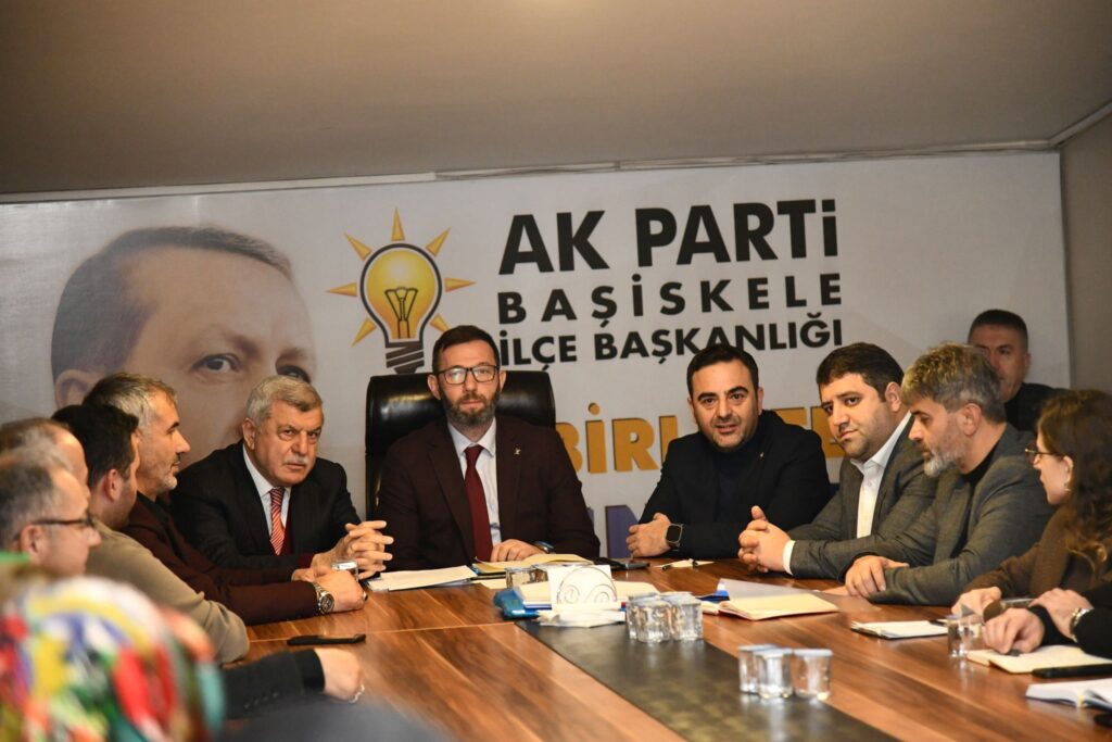 Önceki dönem Kocaeli Büyükşehir belediye başkanı ve Cumhurbaşkanlığı Etik Kurulu üyesi İbrahim Karaosmanoğlu yeni yıla teşkilatlarla girdi