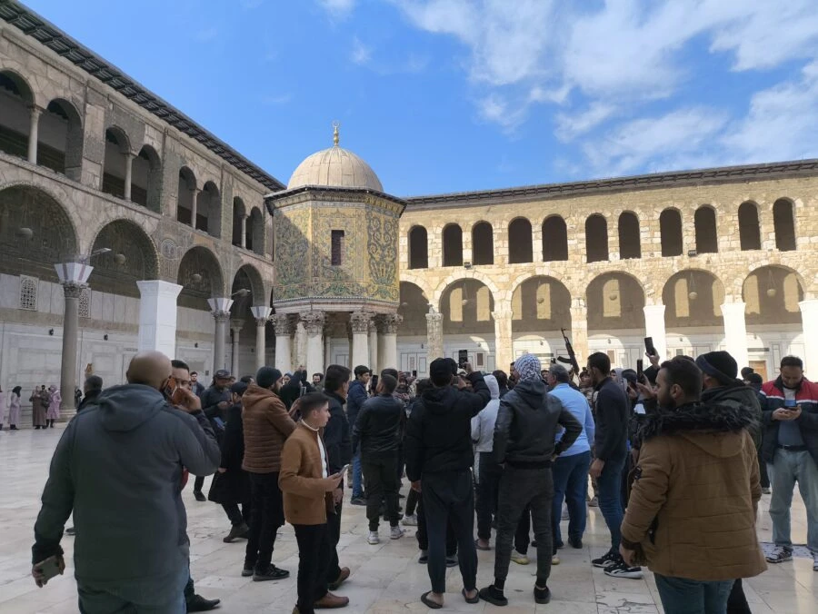 Emevi Camii imamı: Erdoğan’ın yardım elini hepimiz gördük