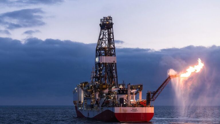 Bakan Bayraktar: “Somali’nin derin denizlerinde petrol arıyoruz”