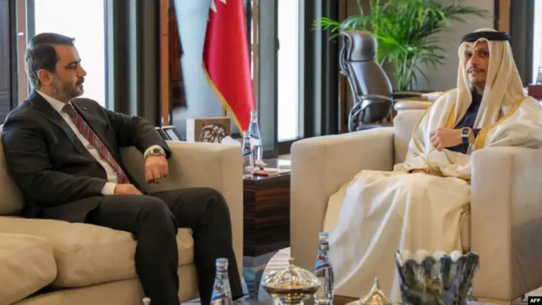 “Katar Suriye’de devlet memurlarının maaşlarının ödenmesine yardımcı olmayı planlıyor”