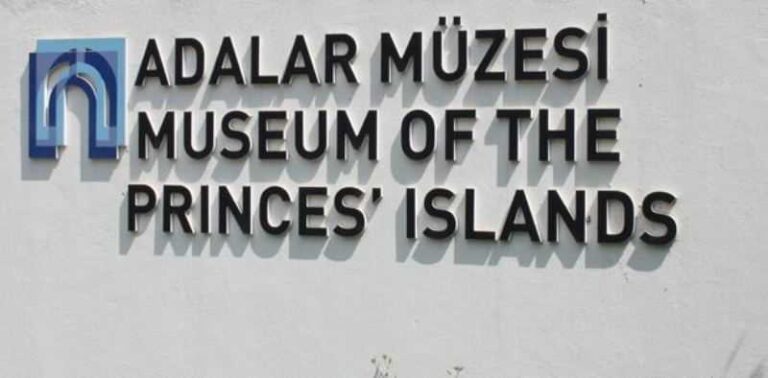 Adalar Müzesi’nden Yeni Sergi Öncesi ve Sonrasıyla Büyükada Şakir Paşa Köşkü