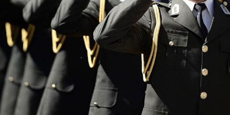 “Türkiye, vesayet virüsünü içlerinden atamayan kifayetsiz muhterislere boyun eğmez”