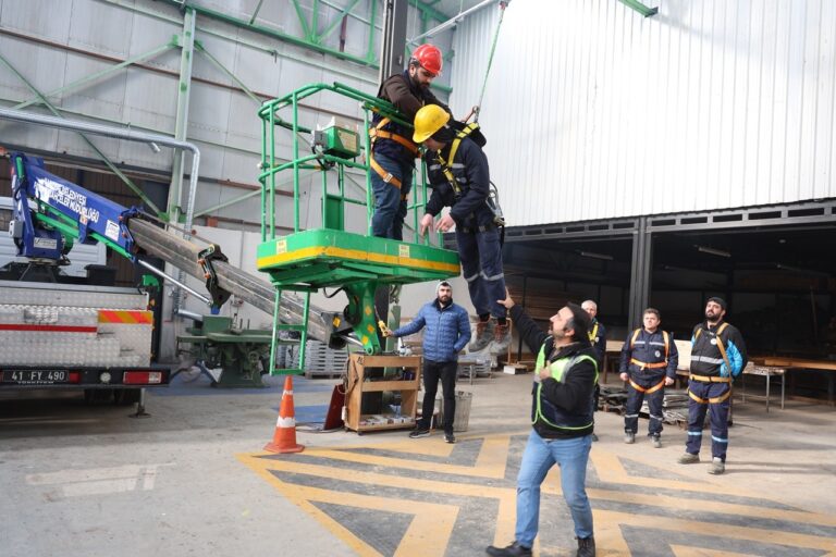 Kocaeli Kartepe’de tatbikat gibi eğitim!