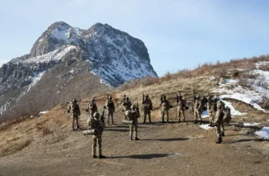 Jandarma Özel Harekat timleri, PKK’dan temizlenen bölgelerde güvenliği sağladı